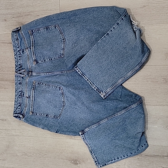 Good American women's size 18 jeans. - Picture 5 of 6